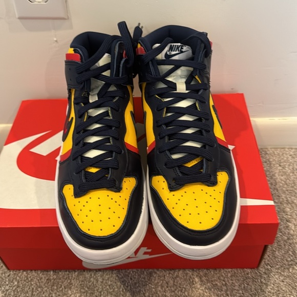 Nike Dunk High - Picture 3 of 4